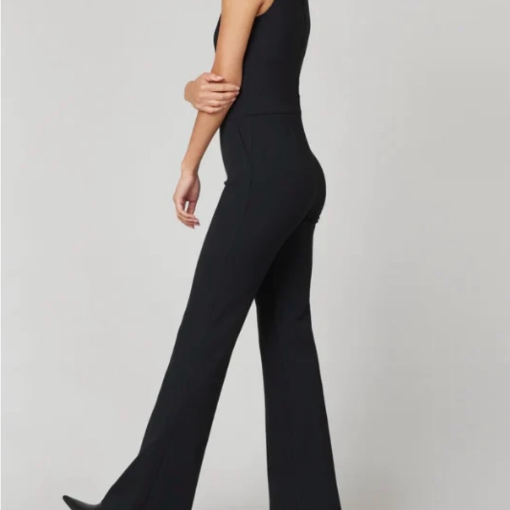 SPANX THE PERFECT SLEEVELESS BLACK JUMPSUIT SIZE MEDIUM BRAND NEW WITH TAGS - Picture 2 of 6